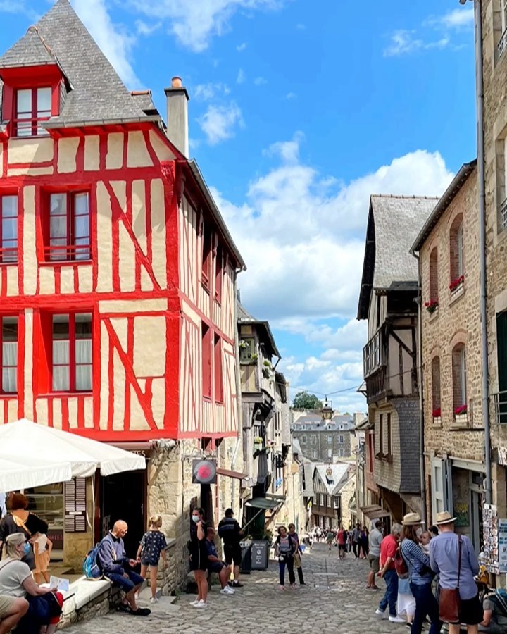 Today’s Video: Dinan, the medieval village that ha…